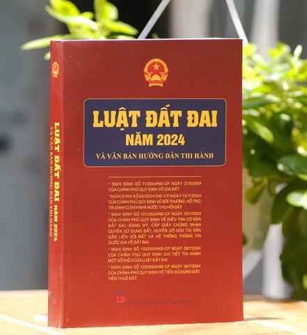 Sách Luật Đất Đai Năm 2024 - Hướng Dẫn Thi Hành Tốt Nhất, Cẩm Nang Pháp Lý Tiện Ích cho Doanh Nghiệp và Cá Nhân