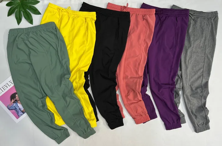 Quần Jogger Nữ Chất Vải Gió Dù - Phong Cách Thể Thao Street Wear, Thoải Mái, Nhiều Màu Sắc, Dễ Phối Đồ, Thích Hợp Đi Chơi và Tập Thể Dục