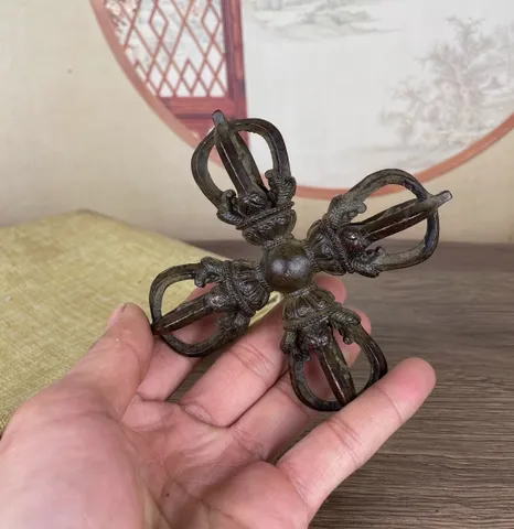 Chày Yết Ma - Pháp khí Mật tông Tây Tạng