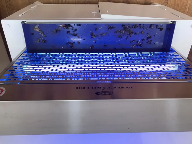 Đèn diệt côn trùng sử dụng lưới điện KTP-40S 198861