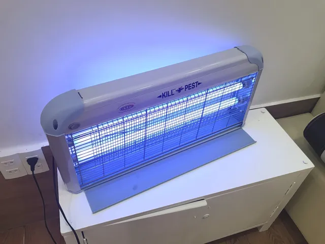 Đèn diệt muỗi IK204 40W - Đèn bắt muỗi hiệu quả cho không gian 100m2, bảo hành 12 tháng, chất liệu nhựa nhôm bền đẹp