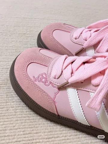 Giày Thể Thao Nữ Hello Kitty - Sneaker Thời Trang Năng Động Xu Hướng 2025, Đế Cao Su Bền Bỉ, Thoải Mái Cho Mọi Dịp