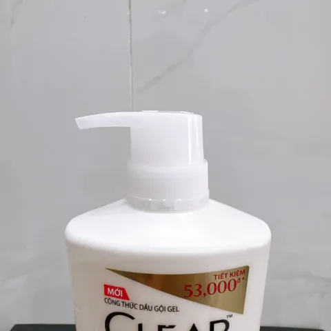 Dầu gội sạch gàu Clear chai 630g