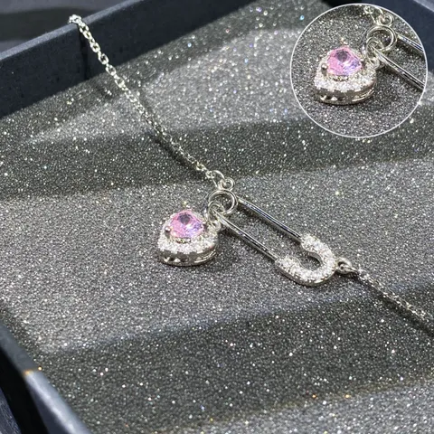 Dây chuyền đính đá trái tim lấp lánh - Chất liệu Titanium không đen rỉ xuống màu