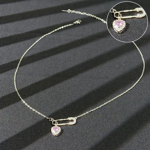 Dây chuyền đính đá trái tim lấp lánh - Chất liệu Titanium không đen rỉ xuống màu