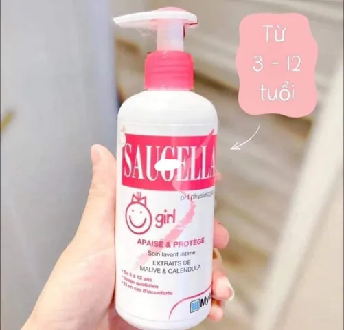 Dung dịch vệ sinh Saugella girl cho bé từ 3 tuổi