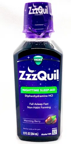 Siro hương Berry hỗ trợ ngủ ngon Vicks ZzzQuil Nighttime Sleep-Aid 354ml, Mỹ
