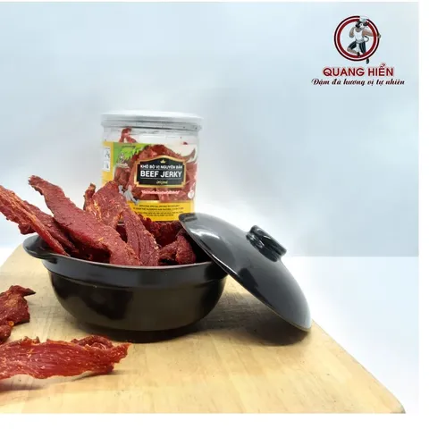 Khô Bò Nguyên Bản Quang Hiển - Beef Jerky Hũ 100g, Thơm Ngon, Đậm Vị, Đồ Ăn Vặt Tuyệt Hảo, Quà Tết Ý Nghĩa