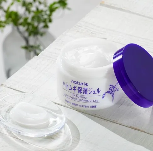 Kem dưỡng ẩm Naturie Hatomugi Nhật Bản 180gr - Gel dưỡng trắng sáng da, cấp ẩm sâu, sản phẩm chăm sóc da được yêu thích.