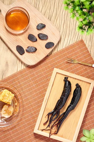 Thiên Sâm Tẩm Mật Ong Cao Cấp Jung Kian 300g (4-6 củ) - Tăng Cường Miễn Dịch & Nâng Cao Sức Khỏe Từ Thiên Nhiên