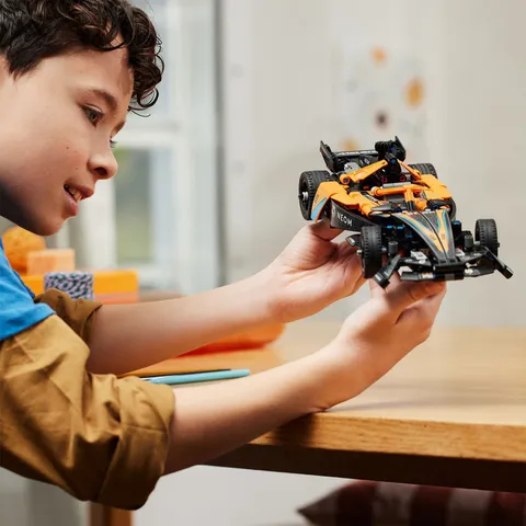 Đồ Chơi Lắp Ghép LEGO Technic NEOM McLaren Formula E Race Car 42169 - 452 Mảnh Ghép Xe Đua Hấp Dẫn Cho Trẻ Em Từ 9 Tuổi