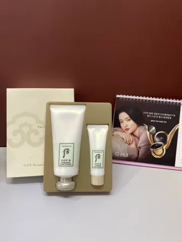 Bộ Sữa Rửa Mặt The History Of Whoo Brightening Foam Cleanser 180ml + Tặng 40ml - Giúp Làm Sạch Sâu và Làm Sáng Da Chống Lão Hóa