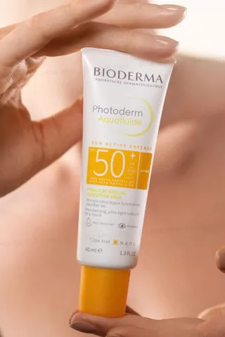 Kem Chống Nắng Bioderma Photoderm Aquafluide SPF50+ 40ml - Bảo Vệ Da, Không Nhờn Dính, Phù Hợp Với Da Nhạy Cảm, An Toàn Cho Mọi Loại Da