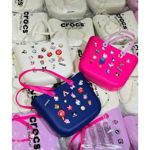 Túi Crocs Stick 5 Màu – Tặng FULL Charm Ngẫu Nhiên, Siêu Xinh Đi Biển & Đi Chơi
