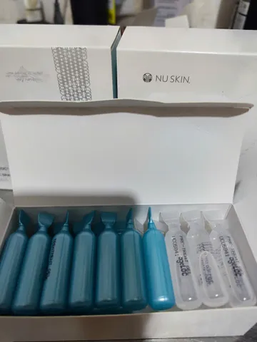 Bộ Gel Mát Xa Mặt ageLOC Galvanic Spa Facial - 30 Gel Trắng & Xanh Nuskin - Chăm Sóc Da Hiệu Quả, Làm Sạch Sâu, Tái Tạo Làn Da Trẻ Trung