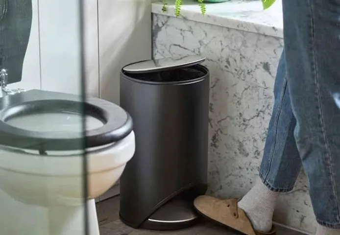 Thùng Rác Đạp Chân Joseph Joseph Arc™ 10L - Thiết Kế Hiện Đại, Tiện Lợi, Màu Đen Mờ, Giải Pháp Gọn Gàng Cho Gia Đình