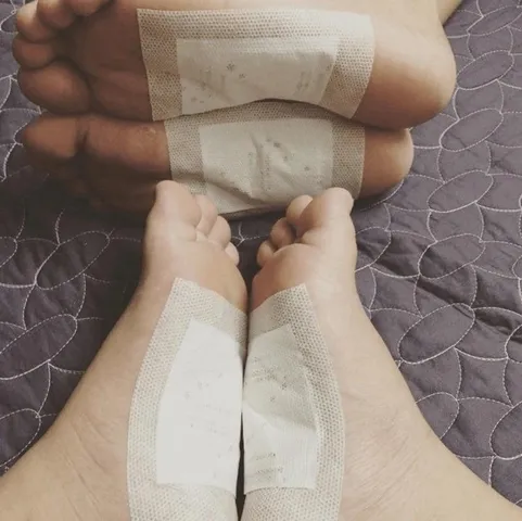 Miếng Dán Chân Toplan Kenko Nhật Bản Hỗn Hợp Thảo Mộc - Thải Độc Gan, Cải Thiện Giấc Ngủ, Hộp 30 Miếng