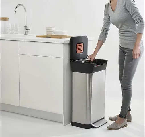 Thùng rác tự động Joseph Joseph Titan 30L - Thiết kế hiện đại, hệ thống nén rác hiệu quả, bảo vệ môi trường, tiện lợi cho gia đình