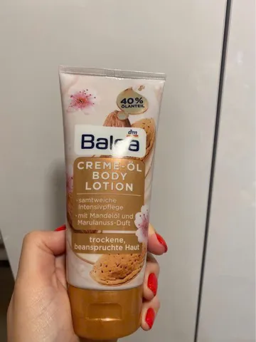Kem dưỡng thể, body lotion Balea nội địa Đức, dưỡng trắng toàn thân, sáng mịn mùi thơm mát 200ml - Creme-Ol 217089