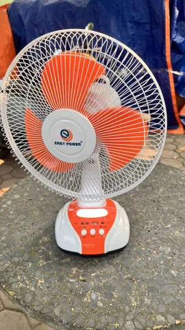 Quạt Bàn Tích Điện 12 Inch EASY POWER EP-2112A - Chạy Điện 220V và Năng Lượng Mặt Trời, Đèn LED, Cổng Sạc Điện Thoại