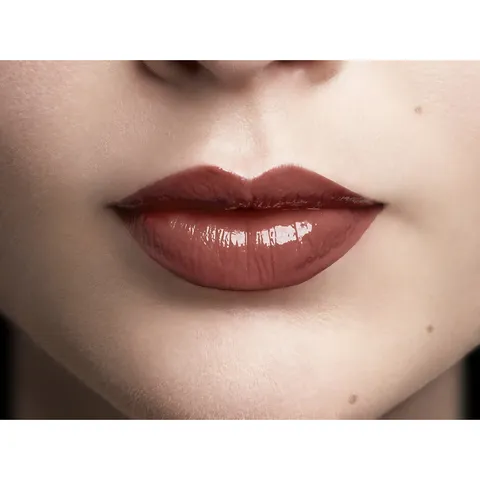 Son Dưỡng L'Oreal Color Riche Shine Addiction 643 Hot Irl - Son Môi Mềm Mại, Độ Bóng Tự Nhiên 4.3g