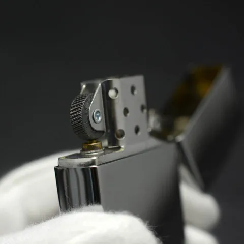 Bật Lửa Zippo 250 – Bật Lửa Đồng Mạ Chrome Bóng, Thiết Kế Tối Giản, Dòng Classic, Quà Tặng Thân Thiện Môi Trường