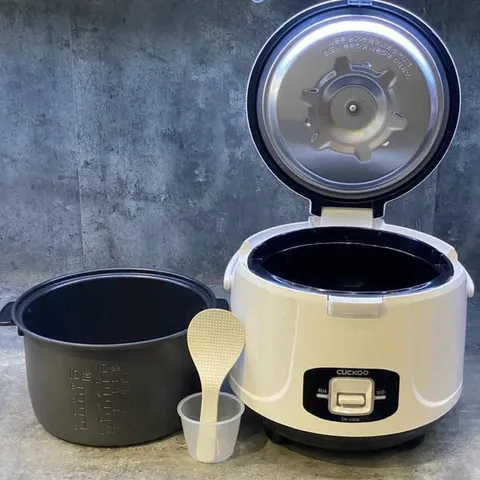 Nồi cơm điện Cuckoo CR-1055B 1.8L - Thiết kế hiện đại, nấu cơm nhanh, giữ nhiệt lâu, phù hợp cho gia đình từ 4-6 người
