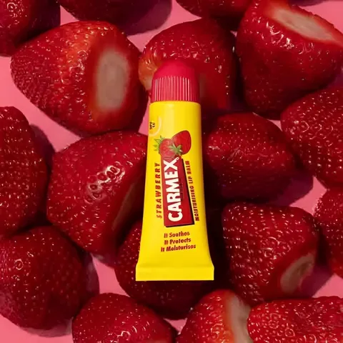 Son Dưỡng Chống Nắng Carmex Strawberry Lip Balm Tube SPF 15 10g