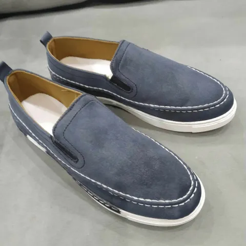 Giày Lười Vải Nam G17 Slip-on - Đế Cao Su Chống Trơn Trượt, Phong Cách Thời Trang Hiện Đại, Nhiều Size
