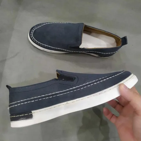 Giày Lười Vải Nam G17 Slip-on - Đế Cao Su Chống Trơn Trượt, Phong Cách Thời Trang Hiện Đại, Nhiều Size