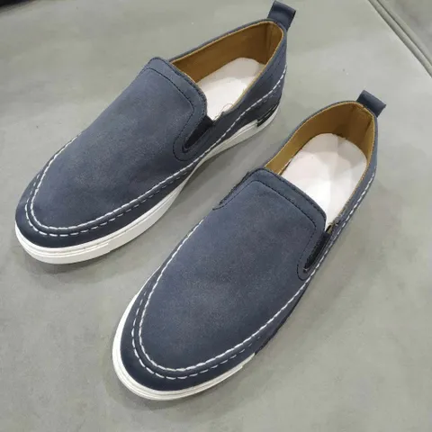Giày Lười Vải Nam G17 Slip-on - Đế Cao Su Chống Trơn Trượt, Phong Cách Thời Trang Hiện Đại, Nhiều Size