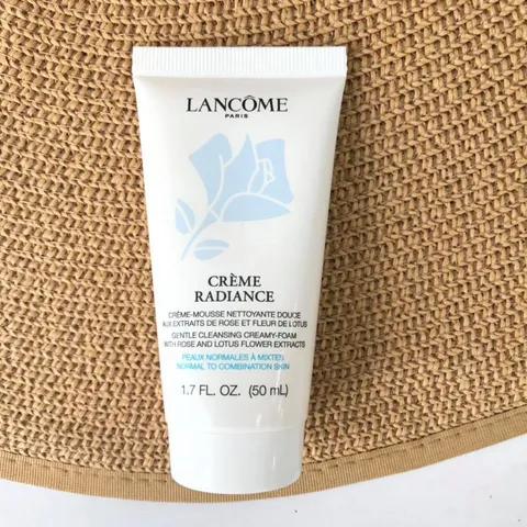Sữa Rửa Mặt Lancome Creme Radiance 50ml - Sản phẩm làm sạch da dịu nhẹ, tạo bọt, phù hợp cho da nhạy cảm, giữ ẩm và làm sáng da.