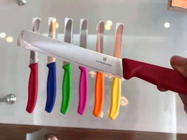 Dao Gọt Victorinox Thụy Sĩ - Lưỡi Răng Cưa Sắc Bén, Dụng Cụ Nấu Nướng Đa Năng, Thiết Kế Tiện Lợi, Chất Liệu Inox Cao Cấp