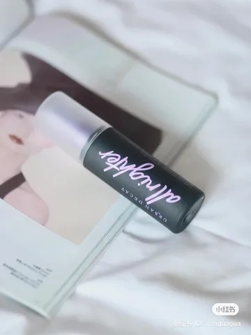 Xịt Khoá Nền Urban Decay 15ml - Giữ Lớp Trang Điểm Lâu Trôi, Dành Cho Mọi Loại Da, Thiết Kế Nhỏ Gọn, Dễ Dàng Mang Theo
