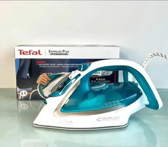 Bàn Là Hơi Nước Tefal FV5737 - Công Suất 2500W, Phun Hơi Tăng Cường 220g/phút, Nhanh Nóng, Thiết Kế Trẻ Trung, Xuất Xứ Pháp