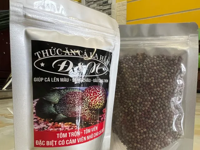 Cám La Hán D&N 100gr - Thức ăn cá La Hán chất lượng, kích màu và phát triển đầu cho cá nhỏ và lớn