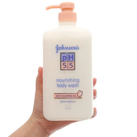 Sữa Tắm Johnson's pH 5.5 Dưỡng ẩm Da 750ml Hạnh Nhân - Sản phẩm Giúp Làm Sạch và Cấp Nước Cho Da Mềm Mại, Tự Nhiên