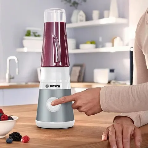 Máy Xay Sinh Tố Bosch Mini MMB2111 VitaBoost 450W - Thân Thiện, Chống Vỡ, Dung Tích 0.6L, Lý Tưởng Cho Sinh Tố Chỉ Trong Tích Tắc