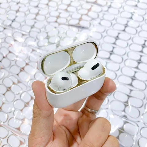 Miếng Dán Kim Loại Chống Bám Bẩn cho AirPods Pro 1 2 - Bảo Vệ Chống Bụi, Trầy Xước - Phụ Kiện Hoàn Hảo cho Tai Nghe AirPods