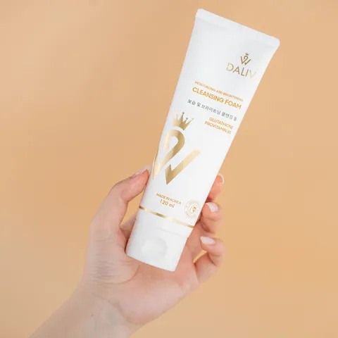 Sữa Rửa Mặt Hàn Quốc Daliv 120ML - Dưỡng Ẩm, Làm Sáng Da Với Glutathione và ProVitamin B5, Phù Hợp Mọi Loại Da