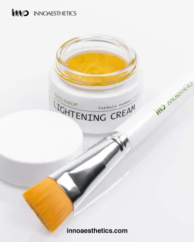 Tinh Chất Vitamin A 5% Innoaesthetics Inno LIGHTENING - Tái Tạo Đều Màu Da, Giảm Mụn Thâm, Lão Hóa, Đẹp Da tự nhiên