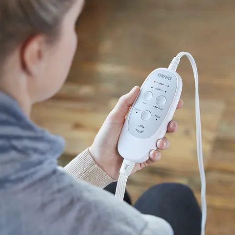 Tấm Choàng Vai Cổ Xoa Bóp HoMedics HPM-W36ALJ - Chương Trình Massage, Làm Ấm, Điều Khiển LED, Thoải Mái, Dễ Vệ Sinh