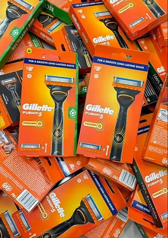 Dao Cạo Râu Gillette Fusion 5 Power Hộp Giấy