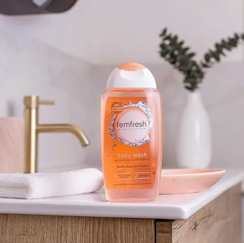 Dung Dịch Vệ Sinh Phụ Nữ Femfresh 250ml (Cam)