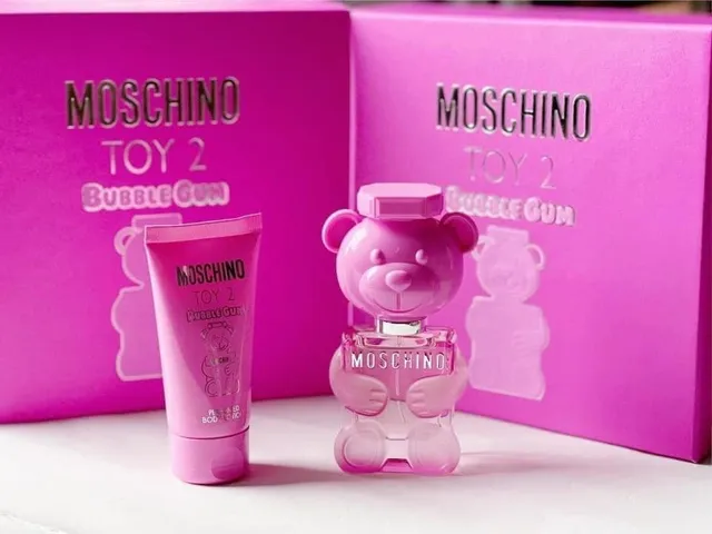 Bộ Nước Hoa Nữ Moschino Toy2 Bubble Gum EDT 30ml + Lotion 50ml - Hương Ngọt Ngào, Thiết Kế Dễ Thương, Quà Tặng Tuyệt Vời