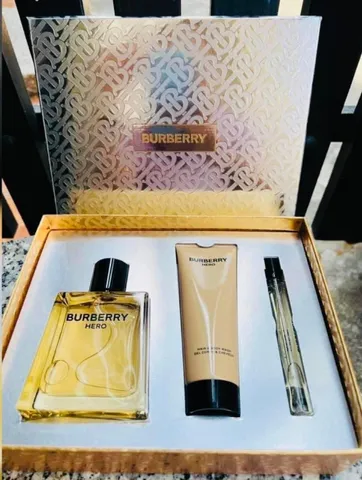 Set Nước Hoa Burberry Hero 100ml + Mini 10ml + Gel Tắm 75ml - Hương Thơm Quyến Rũ Cho Phái Đẹp