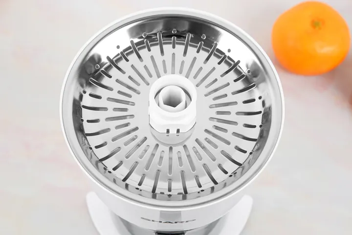 Máy Vắt Cam Sharp EJ-J408-WH 40W - Thiết Kế Gọn Nhẹ, Tự Động Đảo Chiều Và Nắp Đậy Sang Trọng, Dung Tích 0.85 Lít