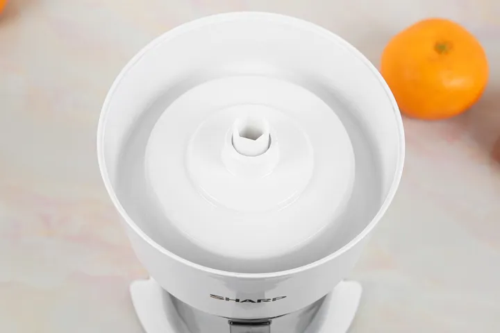 Máy Vắt Cam Sharp EJ-J408-WH 40W - Thiết Kế Gọn Nhẹ, Tự Động Đảo Chiều Và Nắp Đậy Sang Trọng, Dung Tích 0.85 Lít