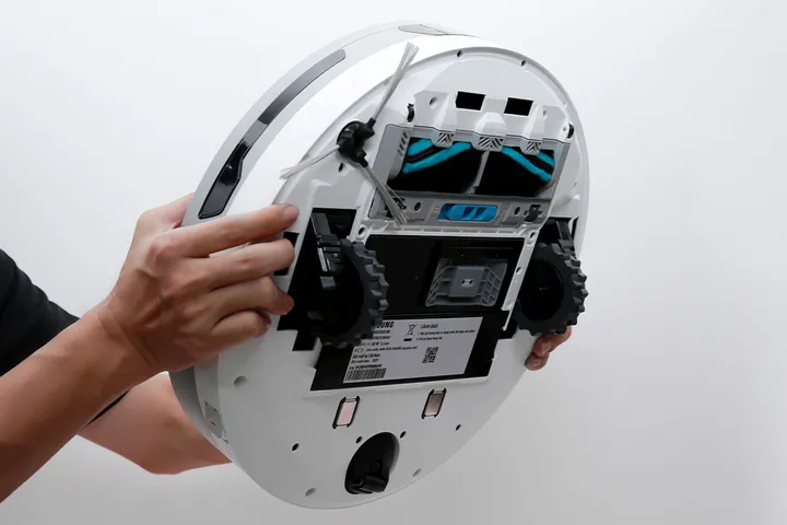 Robot Hút Bụi Thông Minh Samsung VR30T85513W/SV - Lực Hút 4200PA, Thiết Kế Nhỏ Gọn, Tự Tạo Bản Đồ 3D, Điều Khiển Bằng Giọng Nói
