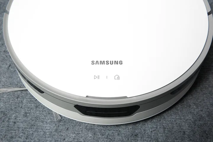 Robot Hút Bụi Thông Minh Samsung VR30T85513W/SV - Lực Hút 4200PA, Thiết Kế Nhỏ Gọn, Tự Tạo Bản Đồ 3D, Điều Khiển Bằng Giọng Nói